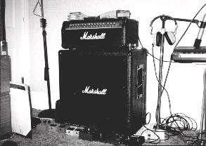 Indie pop /Garage rock band seeks confident girl drummer