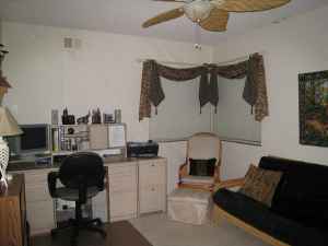 $600 ********  ROOM share BATH  near CSUN - 