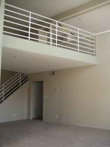$2900 / 2br - Top Floor Townhouse Near Runyon Canyon and Hollywood Nightlife! (Hollywood) (map)