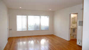 $1890 / 2br - Charming, Bright 2 Bedroom Garden Apt Triplex (West Los Angeles near Santa Monica, Bre